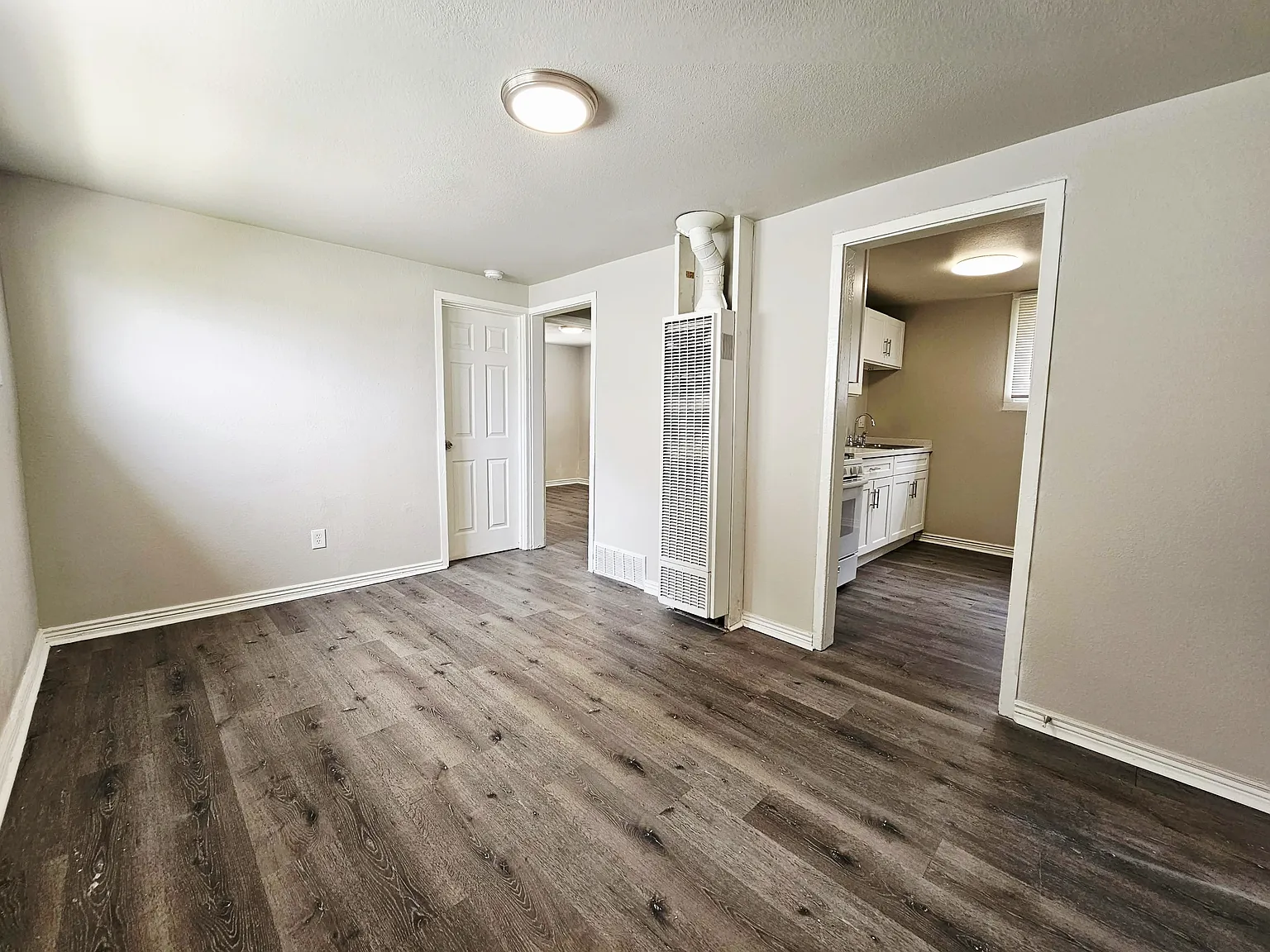 414 Arrawanna Street - 1 — Photo 2