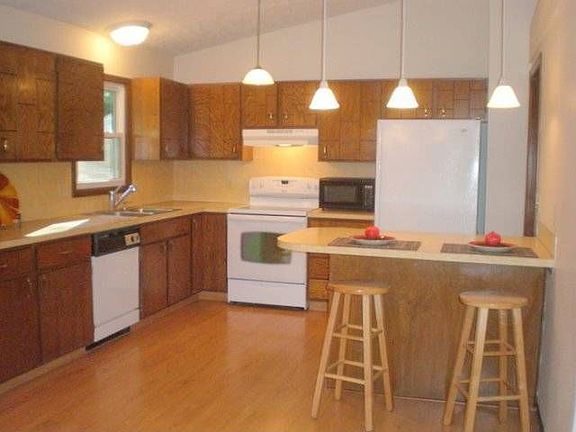 4th image of 9414 Maplewood Blvd