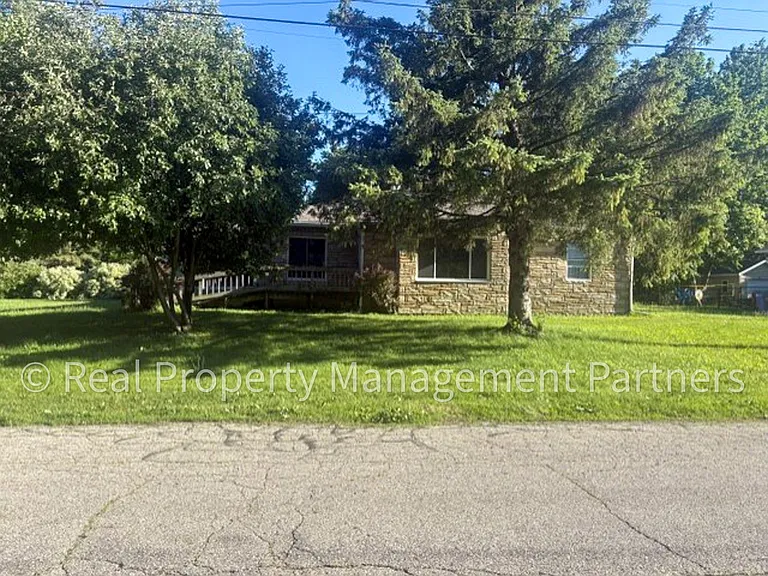 772 Hubbard St NE — Photo 4