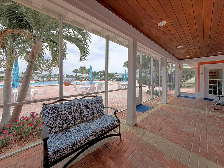 222 Pompano Dr SE #H — Photo 45