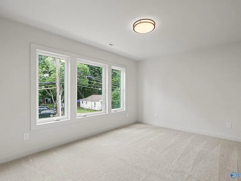 2512 Freeman Rd — Photo 18