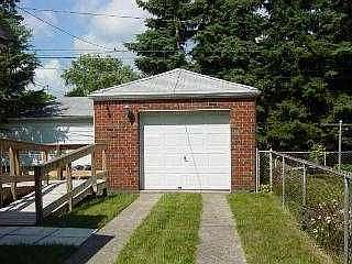 3rd image of 3529 Dean Ave