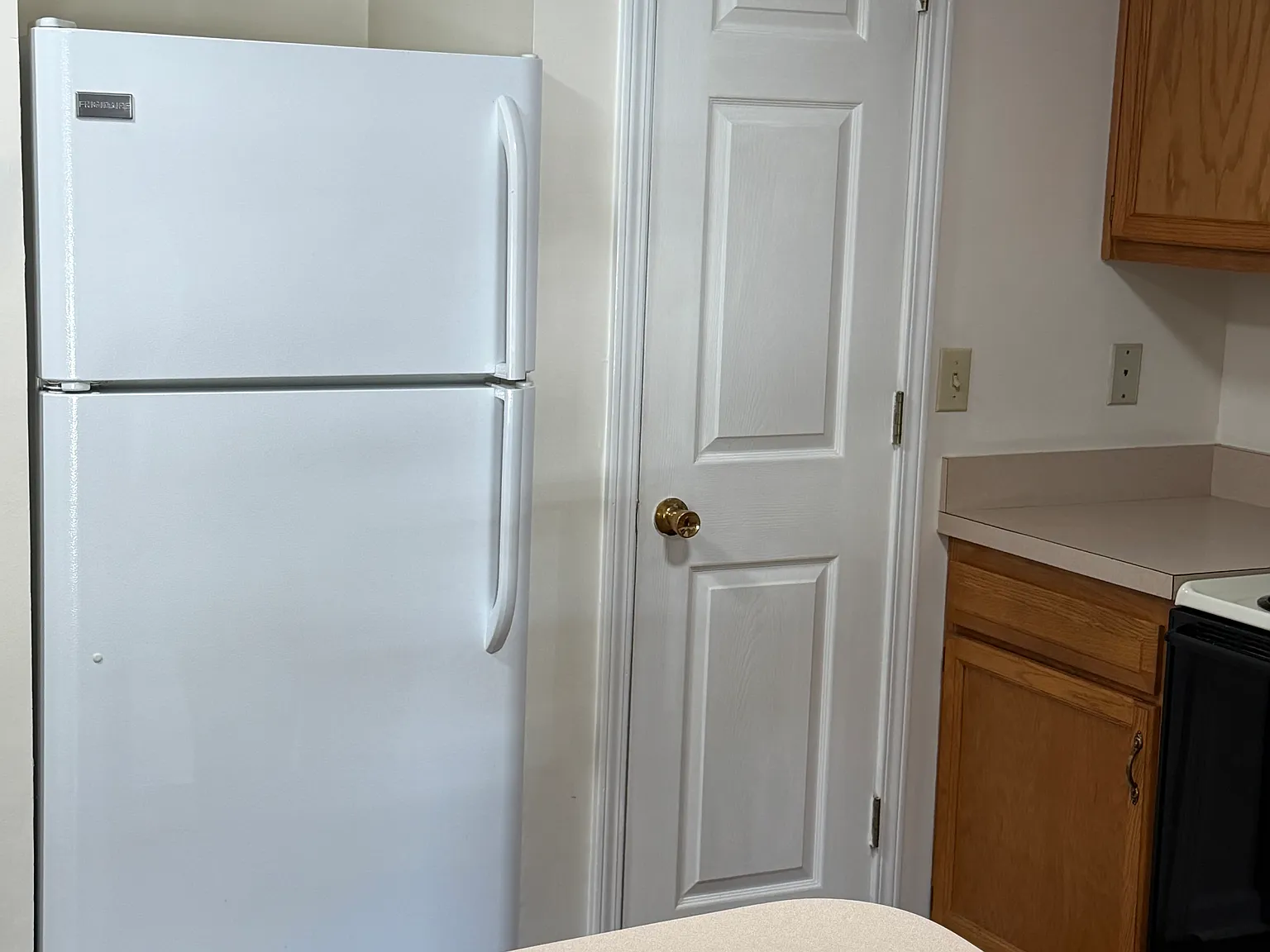 2 bed, 1.5 bath, 1050 sqft, $925 — Photo 4