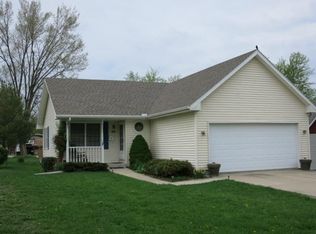 215 W 7th St, Cameron, MO 64429