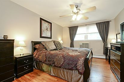 5th image of 6105 N Wolcott Ave APT 302