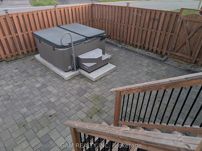 11 Jason Cres #UPPER LEVEL — Photo 6