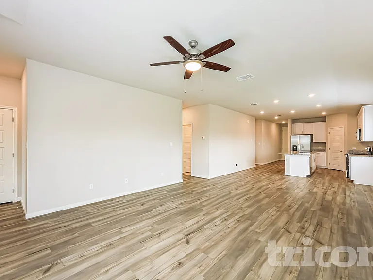 5602 Luna Pass — Photo 3