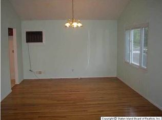 840 Huguenot Ave, Staten Island, NY 10312