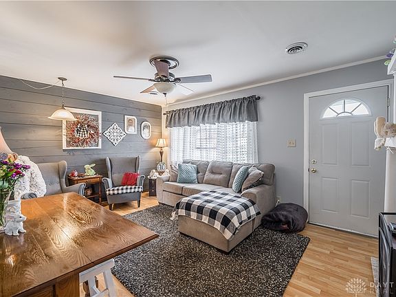 4th image of 3119 Roslyn Dr