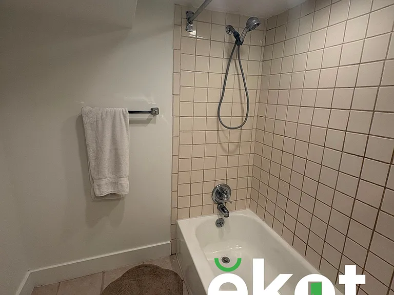1860 E 3900 S — Photo 14