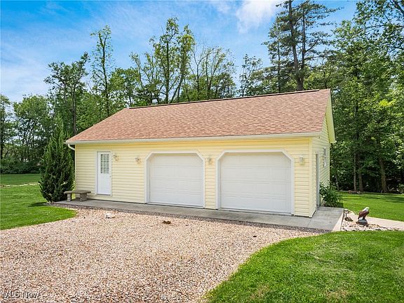 2nd image of 2430 Stone Creek Cir