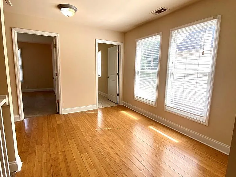 140 Strickland Ave — Photo 9