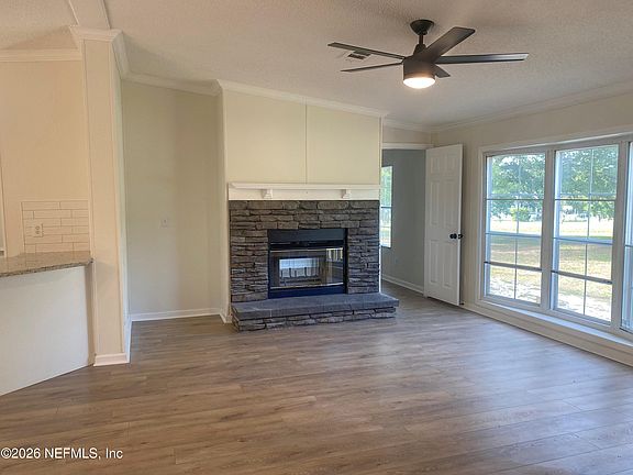 3rd image of 195 YUCCA Street