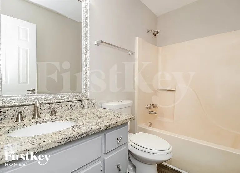 1985 Castle Royale Dr — Photo 14