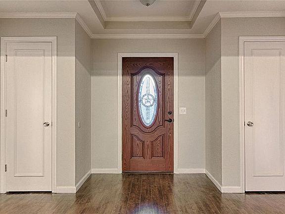 2nd image of 1406 Elizabeth Dr