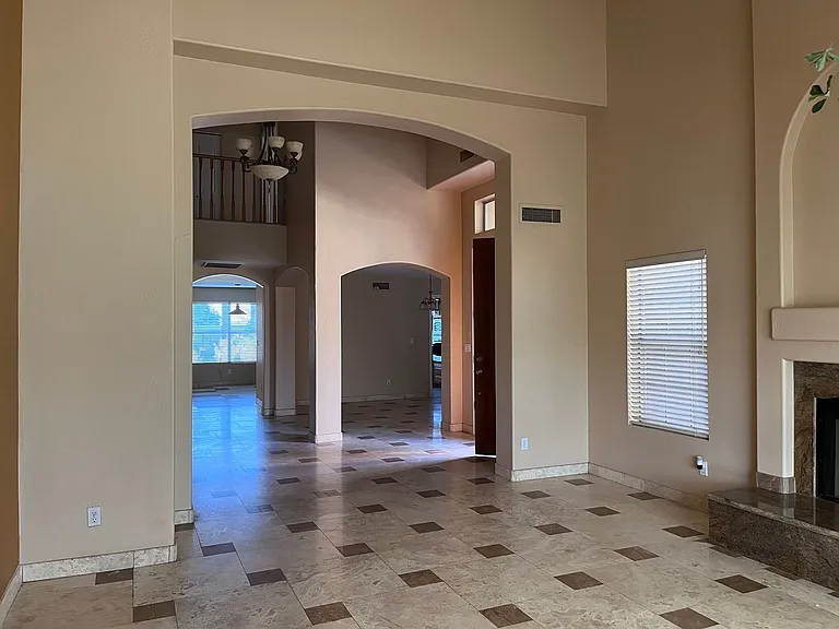 4746 W Carla Vista Dr — Photo 8