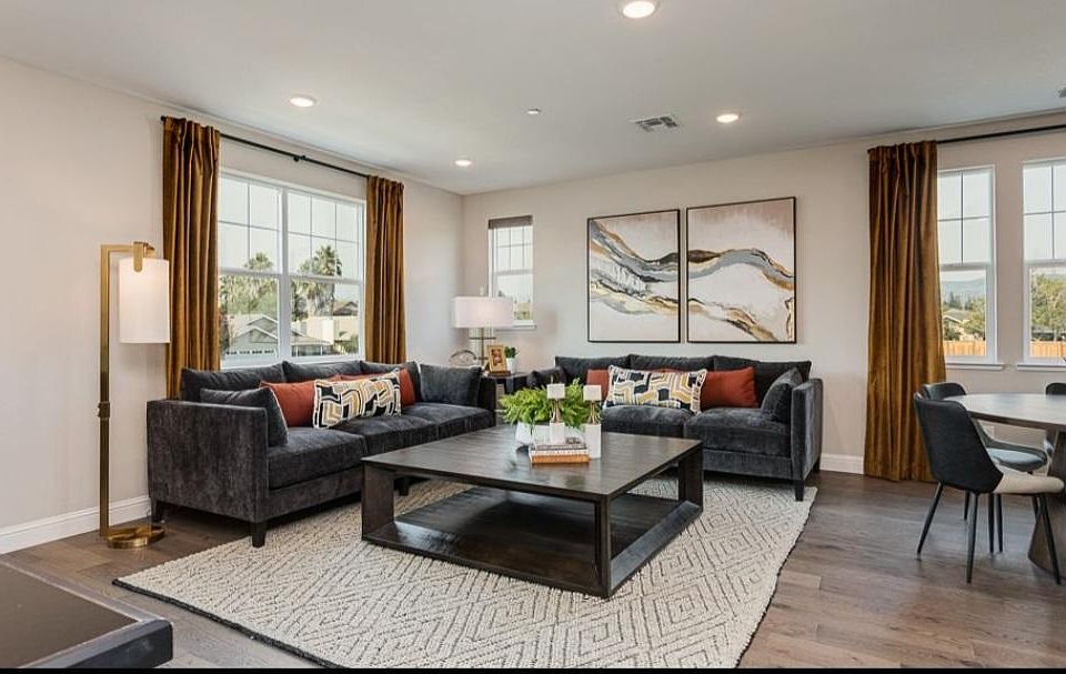 2nd image of 315 Pear Tree Ter Unit A