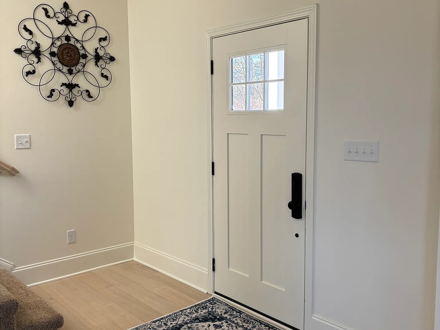 3 bed, 2.5 bath, 1920 sqft, $2,000 — Photo 2