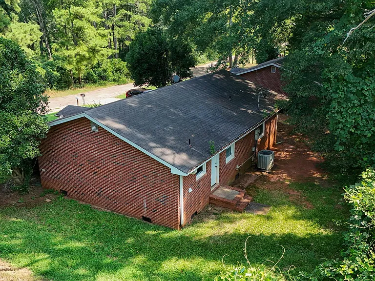 123 Pecan St — Photo 4