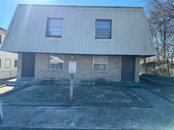 215 E 15th St, Ada, OK 74820