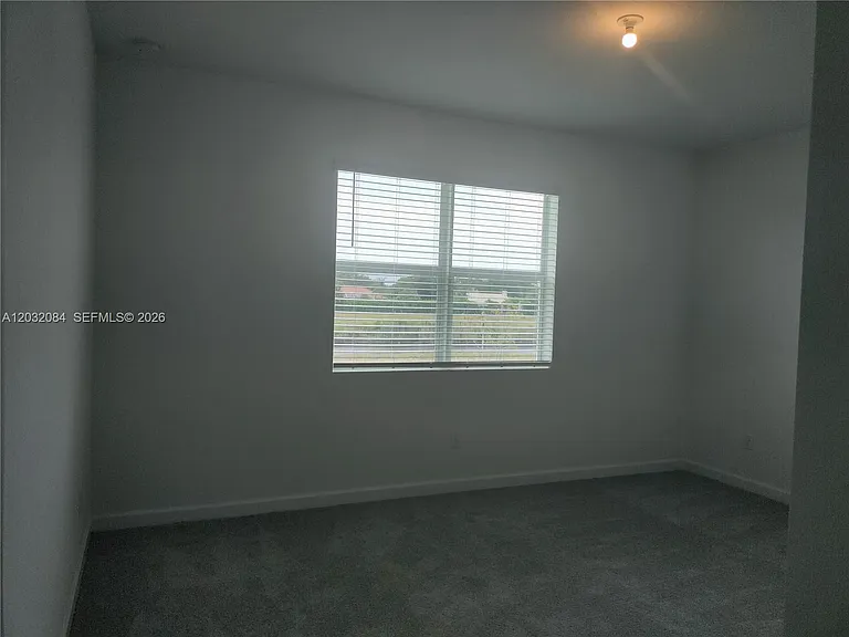 652 SE Lake Falls St — Photo 10