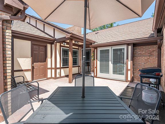 4th image of 67 Lodge Ln