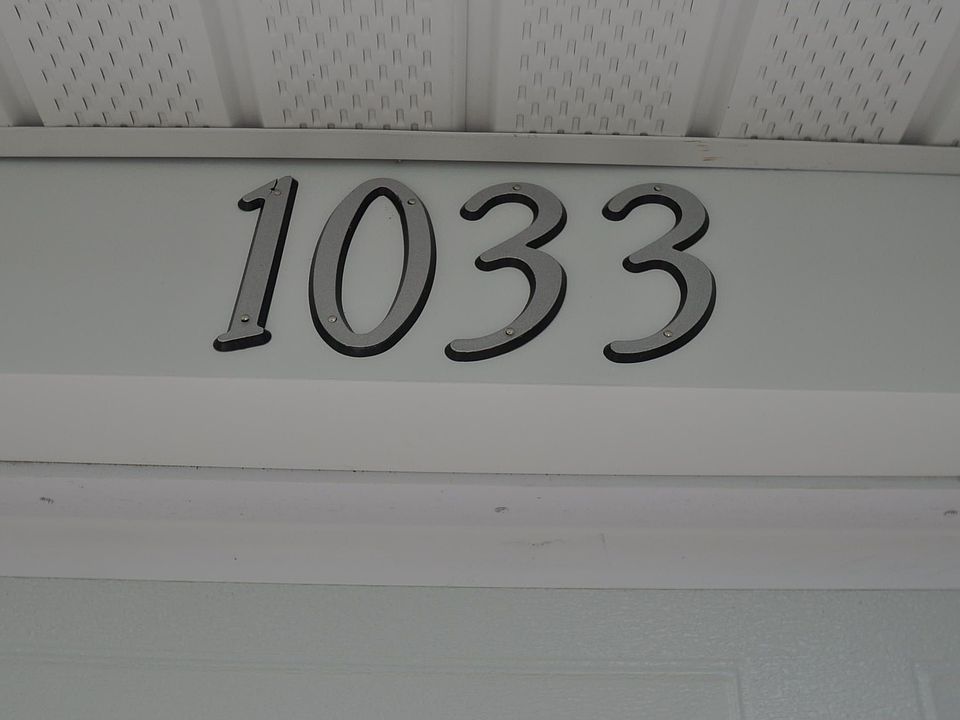 1st image of 1033 E Tulip Way
