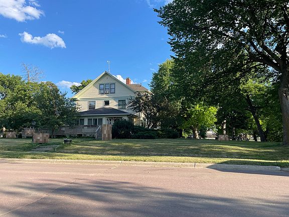 2nd image of 630 2nd Ave