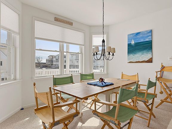 3rd image of 72 Safe Harbor Dr APT 1