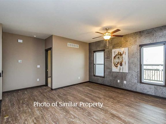 4th image of 520 Majestic Oak Ct