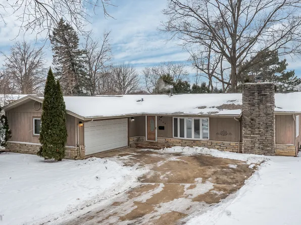 6724 Meadowcrest Dr, Downers Grove, IL 60516