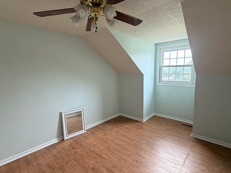 8709 Clover Ln — Photo 7
