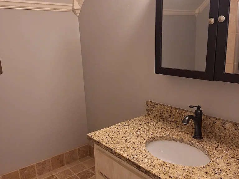 277 Amanda St — Photo 24