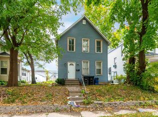 1126 8th St, Moline, IL 61265