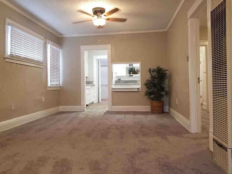 2nd image of 631 E Palmyra Ave #631