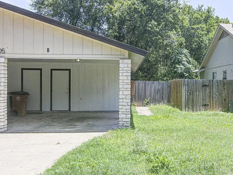 805 Sirocco Dr #B — Photo 1
