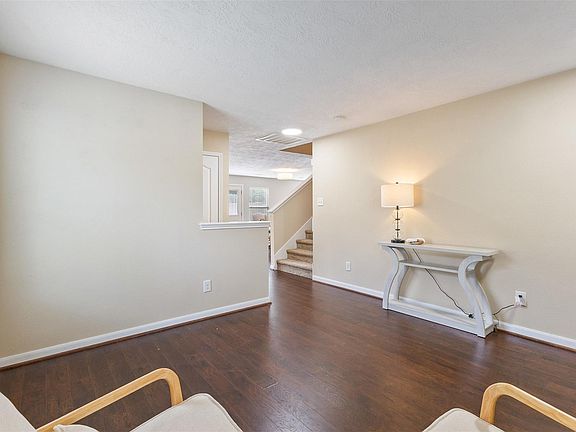 3rd image of 29515 Legends Branch Ln