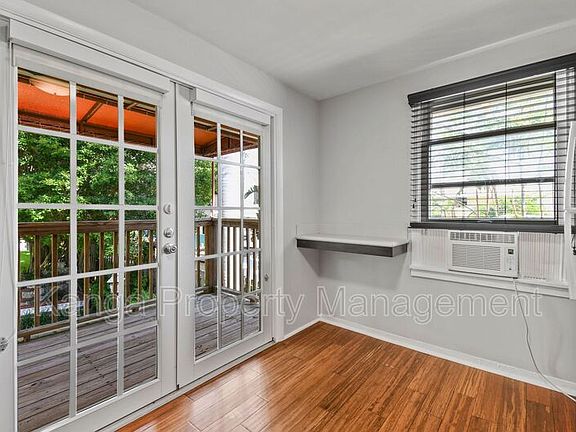 4th image of 208 S K St APT 3
