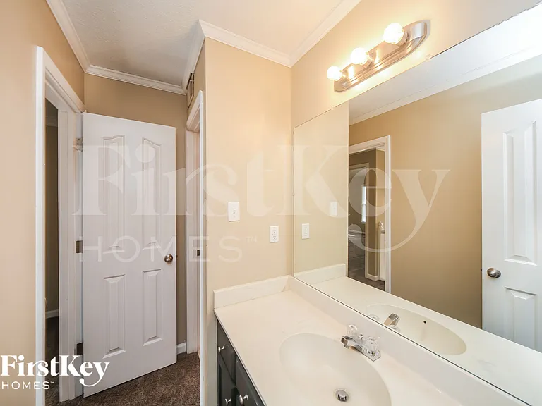 8158 Creekside Cir S — Photo 13
