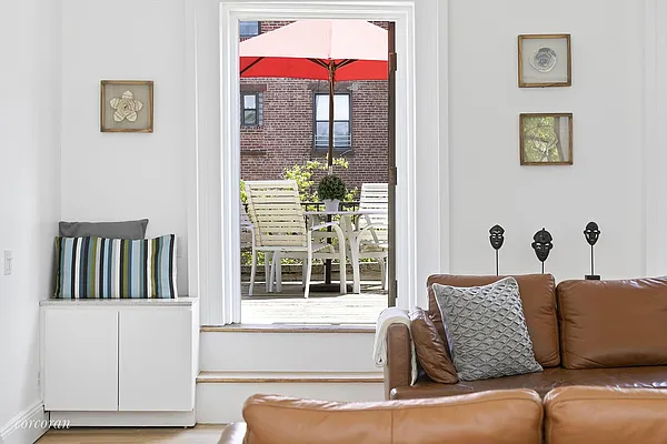 Sold by Corcoran | media 24