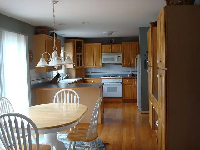 1040 Weber Ct photo 1