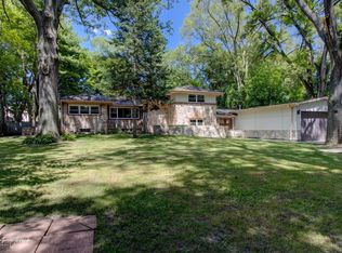 1800 Rogers Ave, Glenview, IL 60025