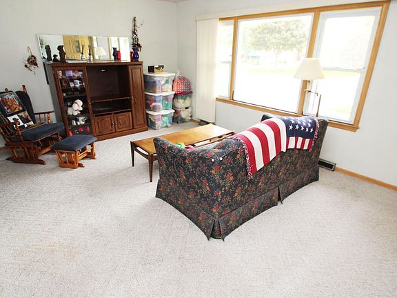 2nd image of 2410 W Edgerton Ave