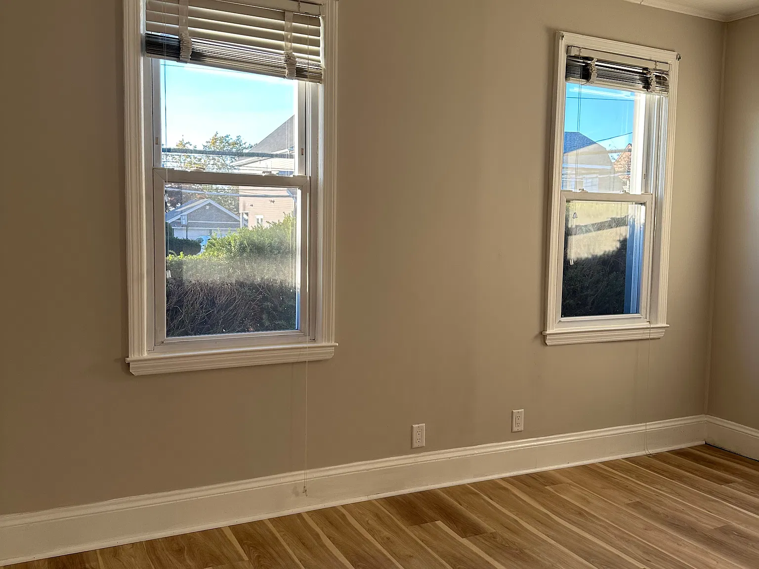 2 bed, 1000 sqft, $3,700 — Photo 2