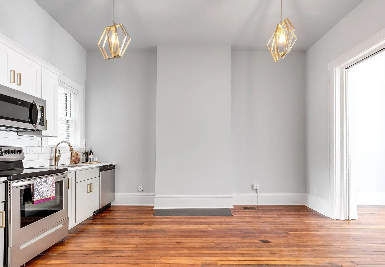 1 bed, 1.0 bath, $1,600 — Photo 3