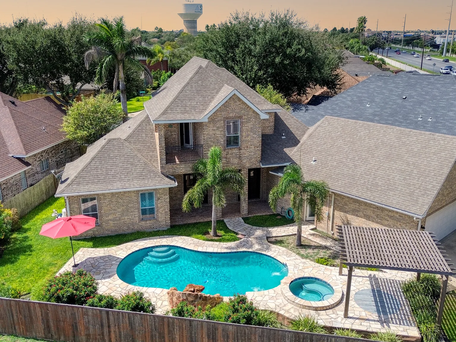4 bed, 2814 sqft, $3,600 — Photo 3