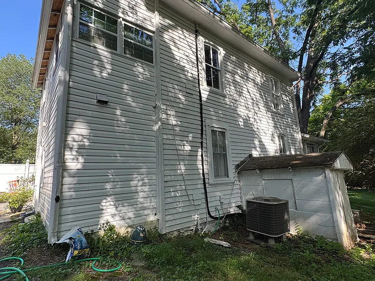 2758 Chain Bridge Rd — Photo 3
