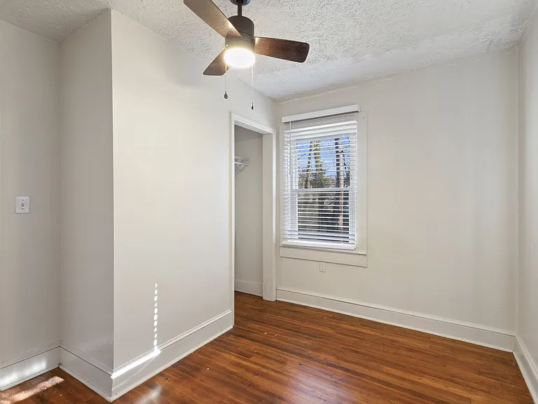 537 Huston St — Photo 11