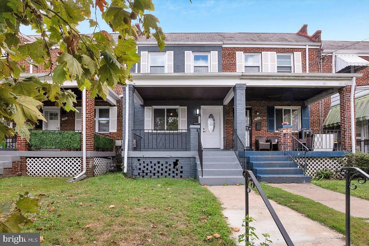 1517 Downing St NE photo 1