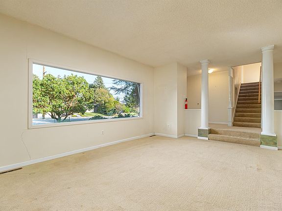 2nd image of 2523 Las Gallinas Avenue